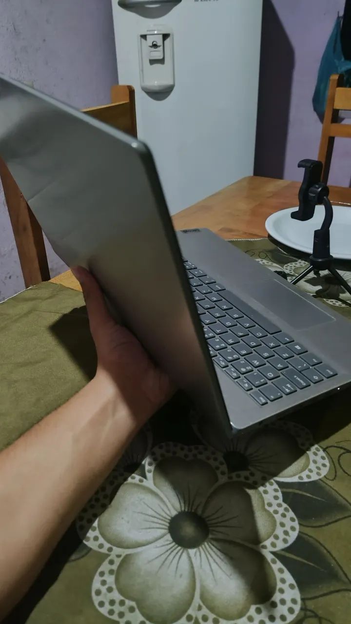 Notebook Lenovo Celeron | nvme 128gb | 4 ram | 2gb GPU compartilhada  - Foto 3