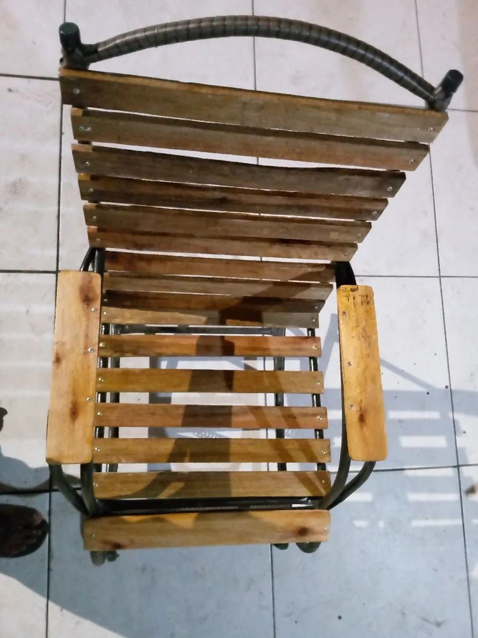 Cadeira de balanço amadeirada  - Foto 3