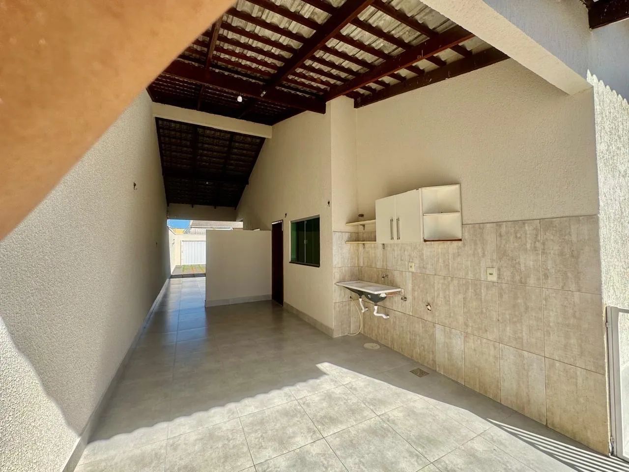 ALUGA-SE CASA - VILLAGE SANTA RITA 1