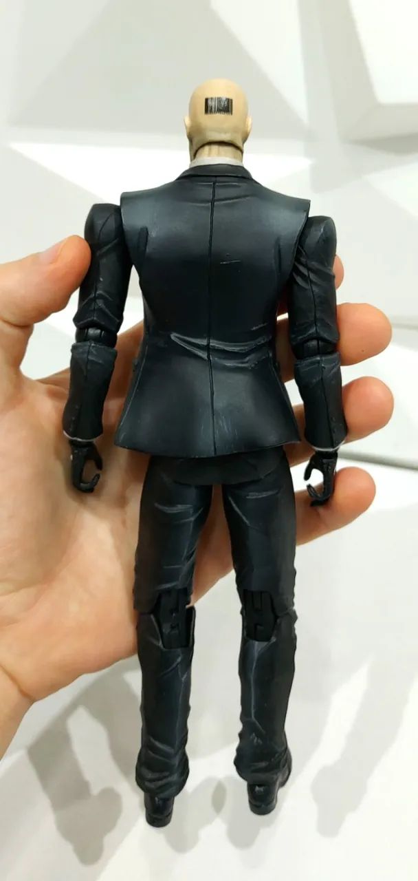 Hitman Absolution Agent 47 Play Arts Kai Original RESERVADO