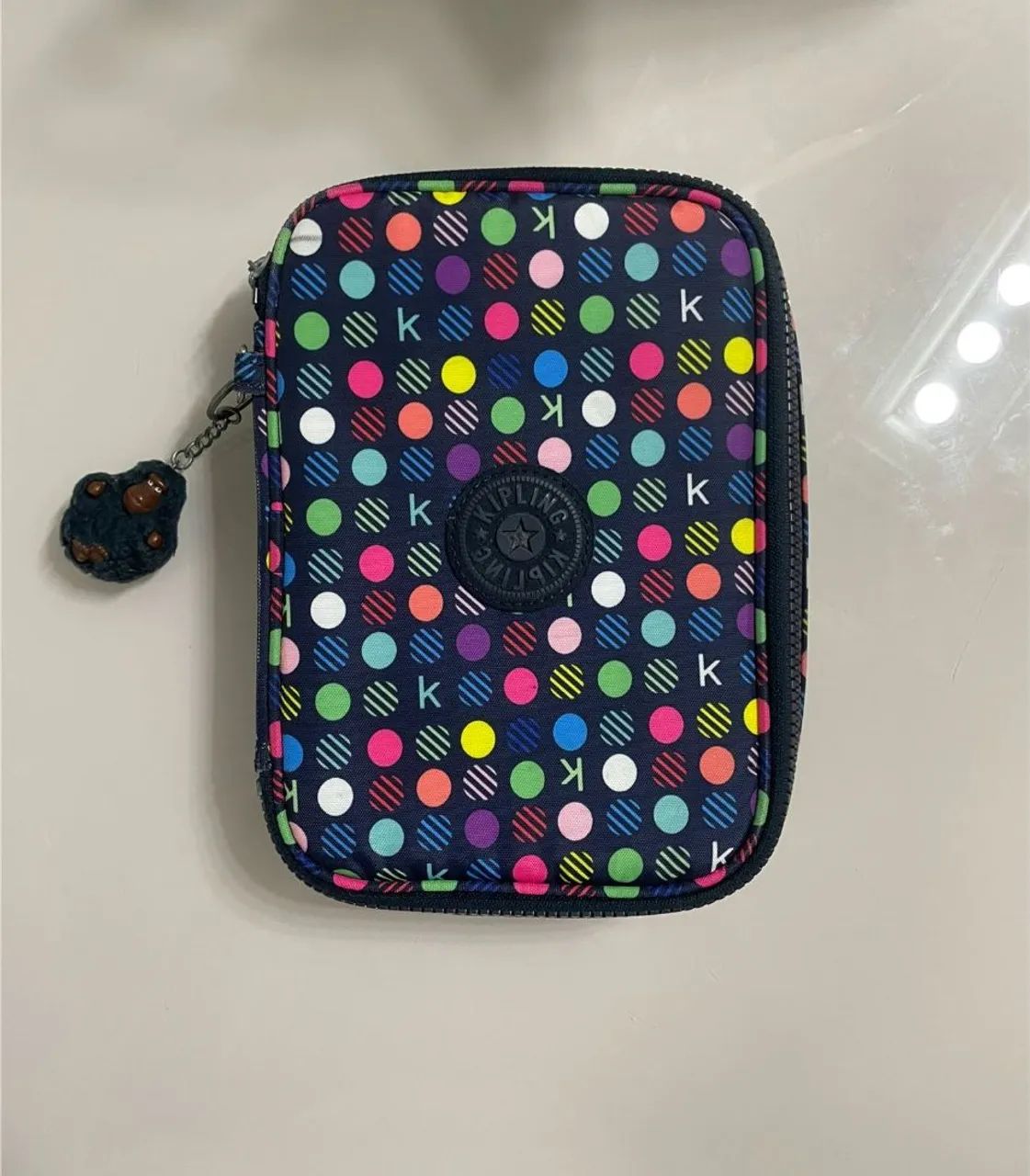 Estojo Kipling, usado.