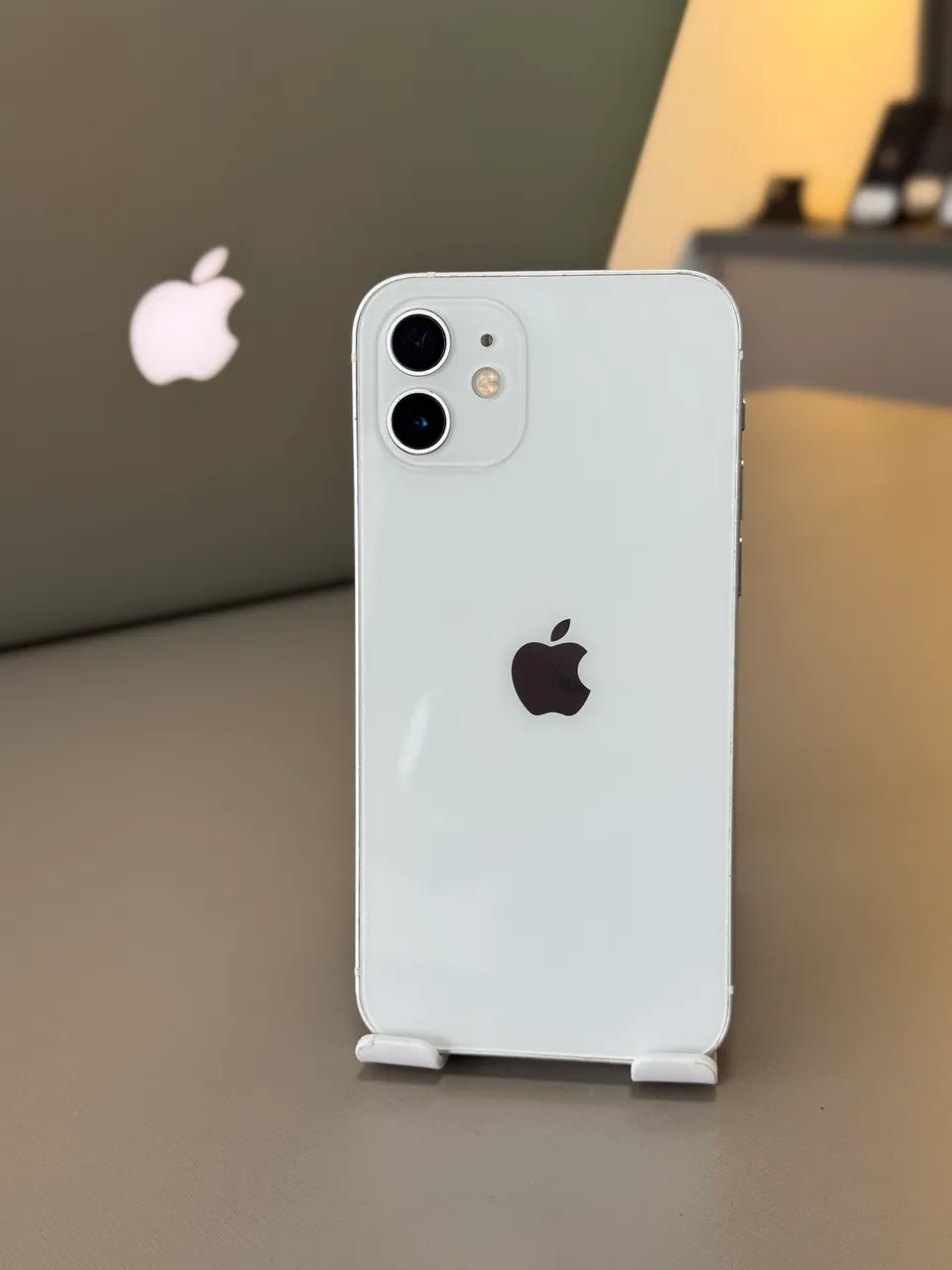 iPhone 12 Branco 64GB - Conservado + Caixa Original - Celulares e