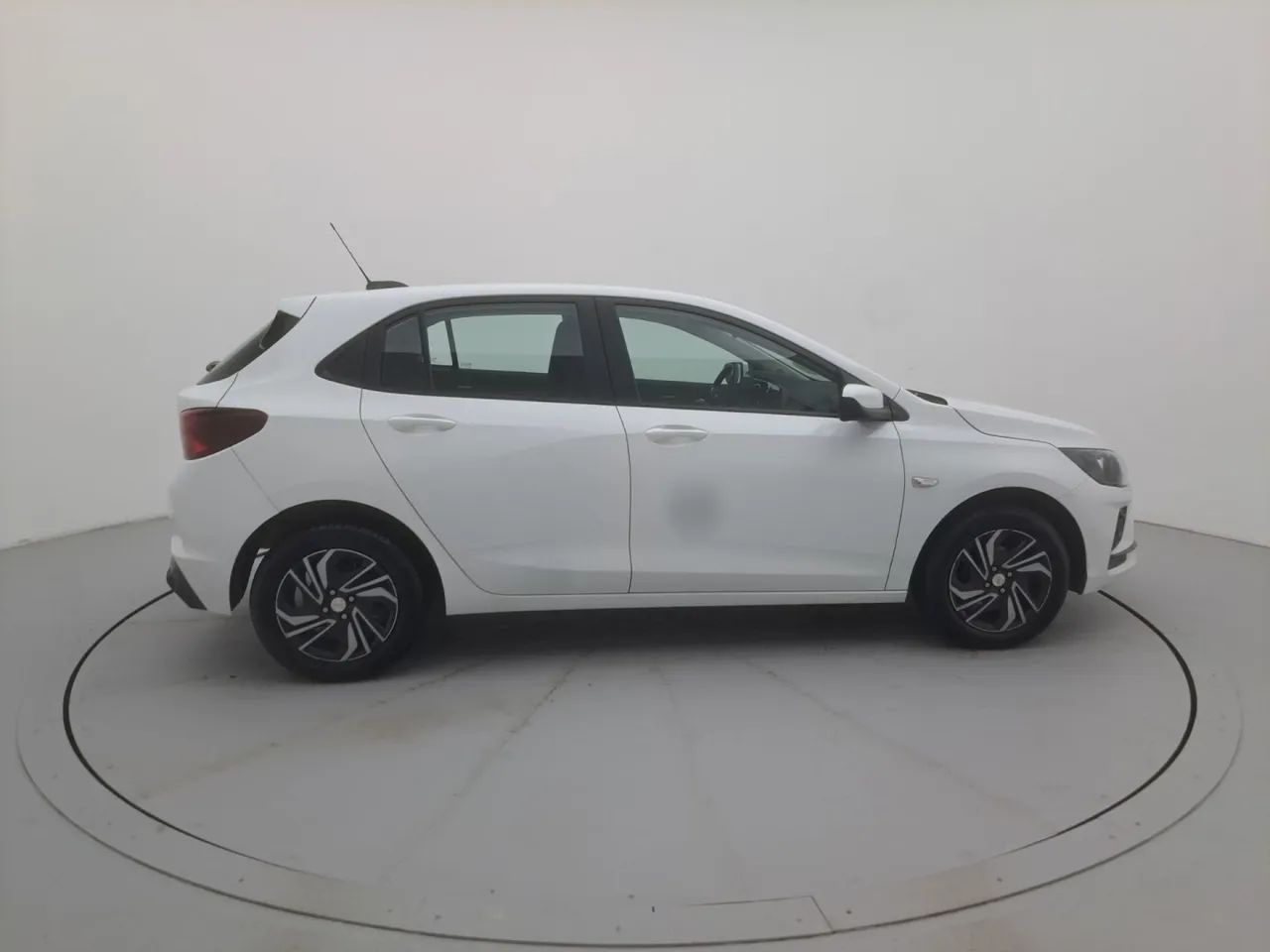 Chevrolet Onix Hatch 1.0 12V Flex Mec. 4P, foto 6 de 18