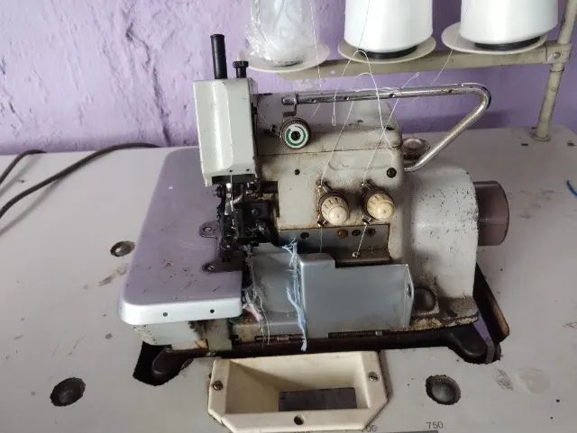 Máquina overloque  - Foto 2