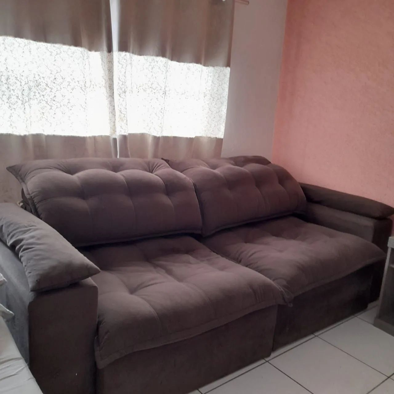 Sofá retrátil e reclinavel 2,5m e rack - Foto 3