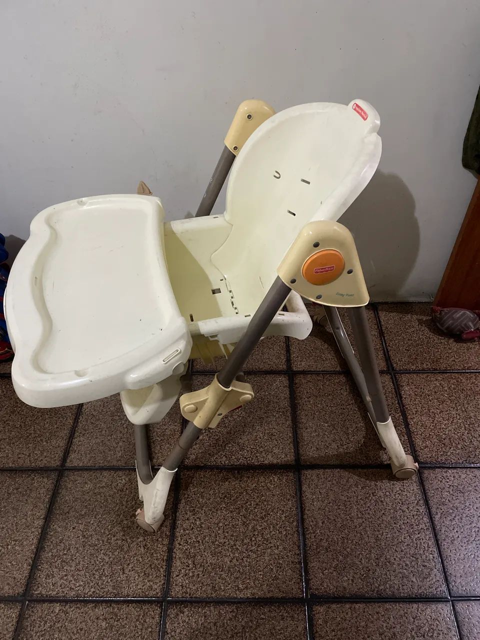 Cadeira de Alimentação de Bebê Usada em Bom Estado - Foto 2