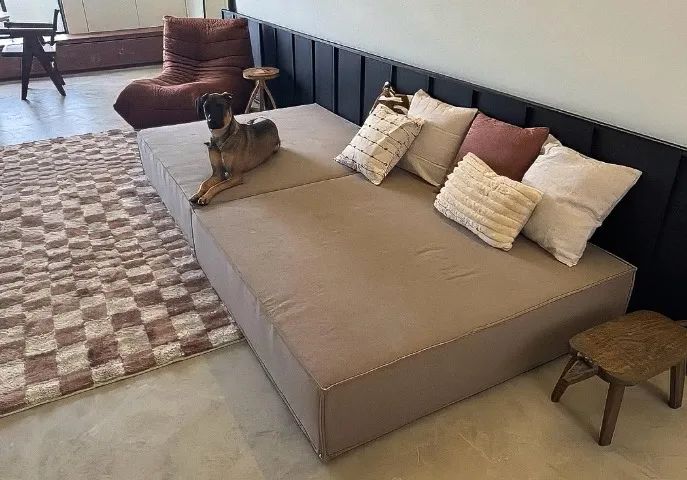 Sofá modular (2 peças de 1,30x1,30m e 30cm de altura)