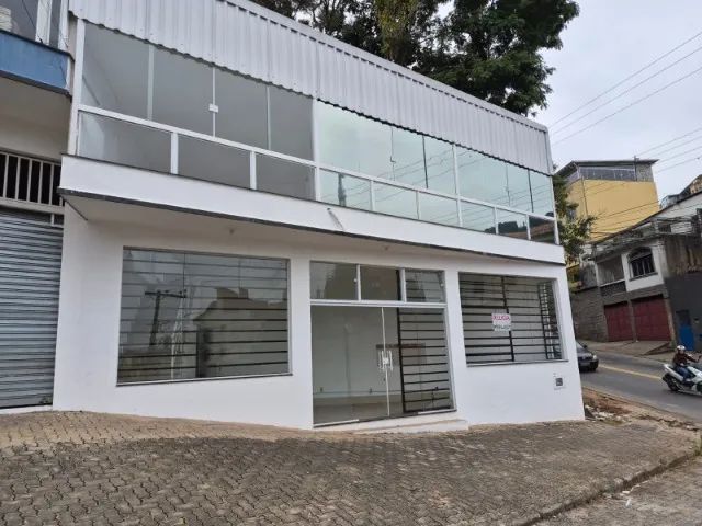 Loja com sobreloja com 90m² totais no bairro de Lourdes
