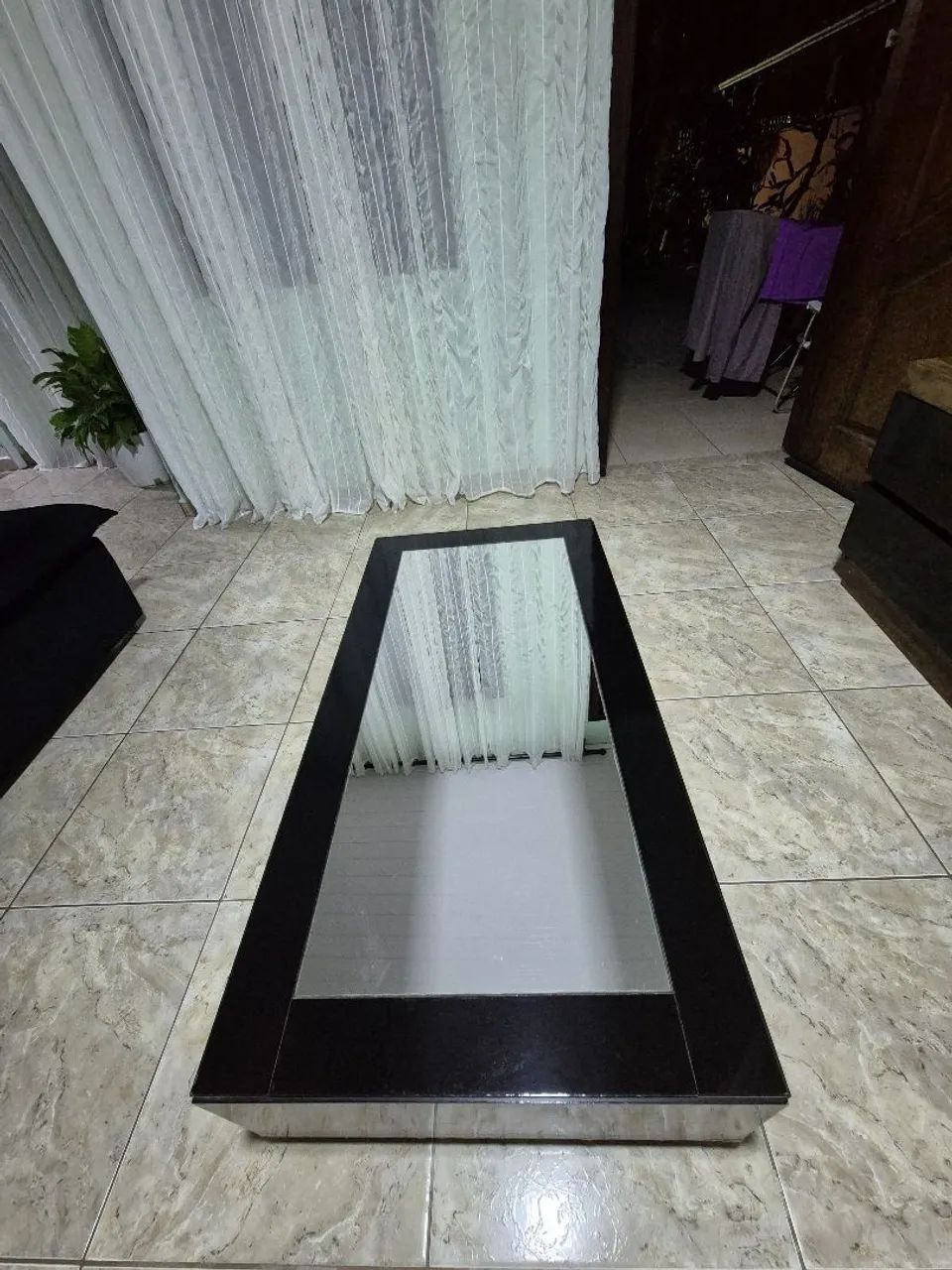 Mesa de centro espelhada 