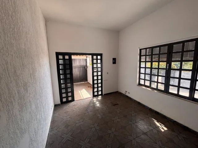 ALUGA-SE BARRACÃO COMERCIAL - Foto 5