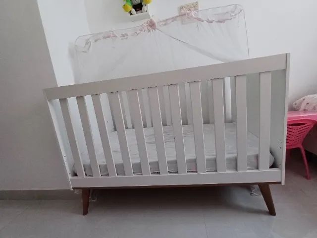 berço em mdf e madeira para bebê com colchão - Foto 5
