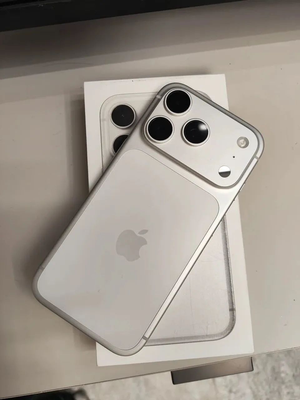iPhone 17 branco