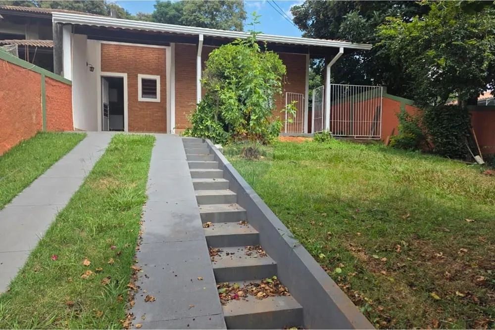 Casa grande com 3 dormitórios e jardim + home office/closet + edícula com sala e suíte no  - Foto 2