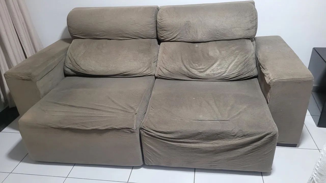 Vendo esse sofá, usado mas com nada quebrado 