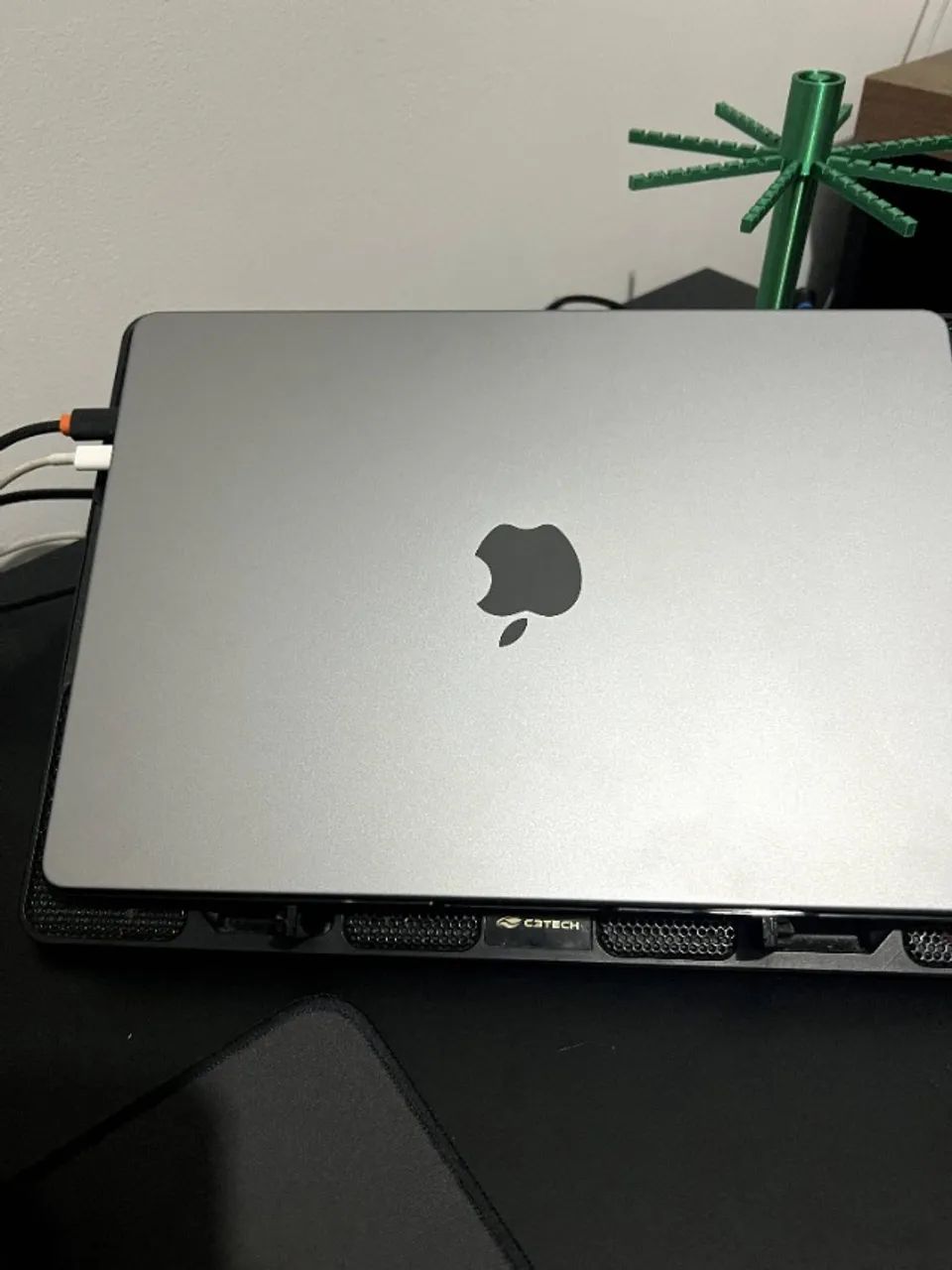 Macbook Pro (M1 PRO) - 14 polegadas + Magic Mouse + Adaptadores Apple - Foto 2