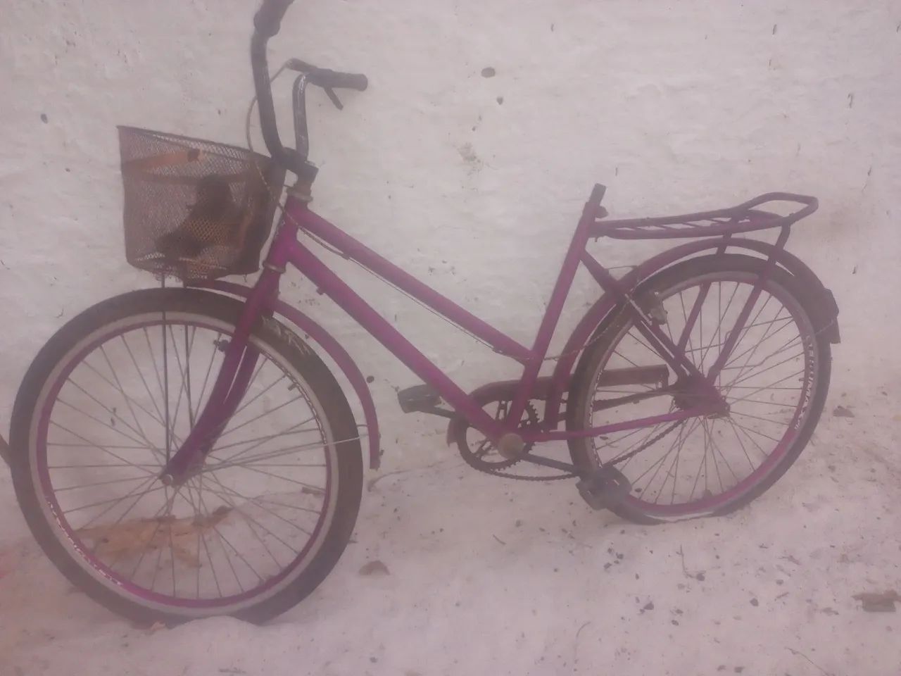 Bicicleta para consertar. 