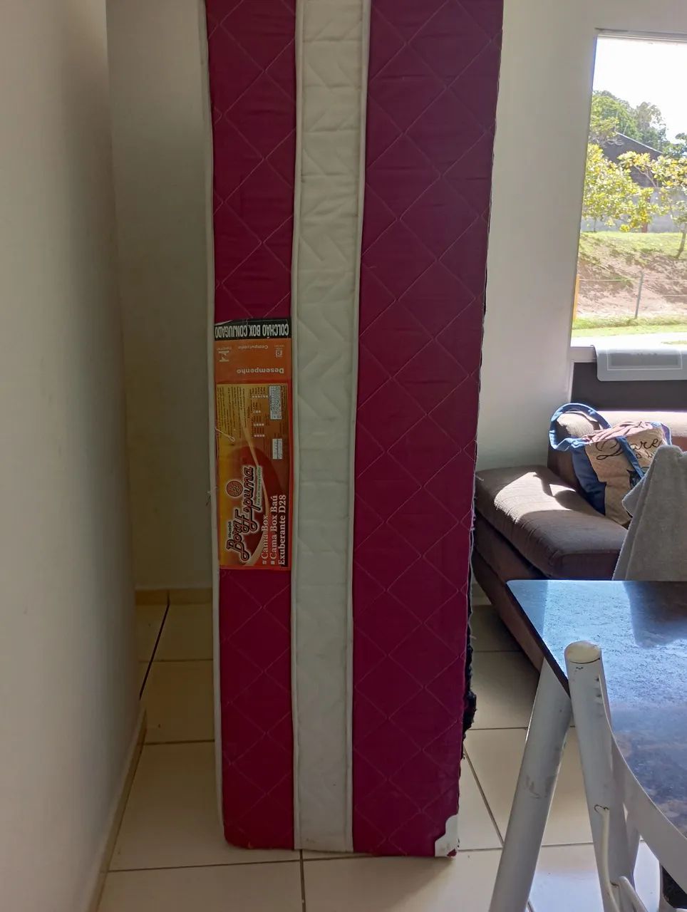 Vendo cama box semi nova,casal, telefone *10