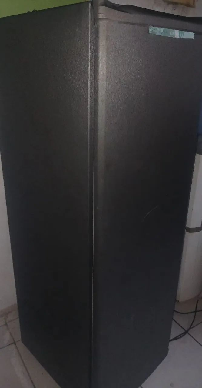 Freezer vertical semi novo - Foto 3