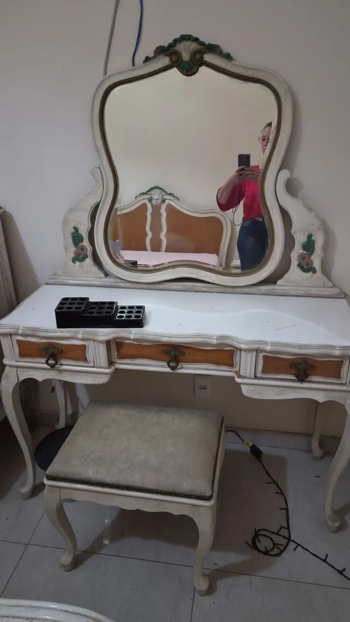 Penteadeira em peroba estilo Chipandelle - Foto 2