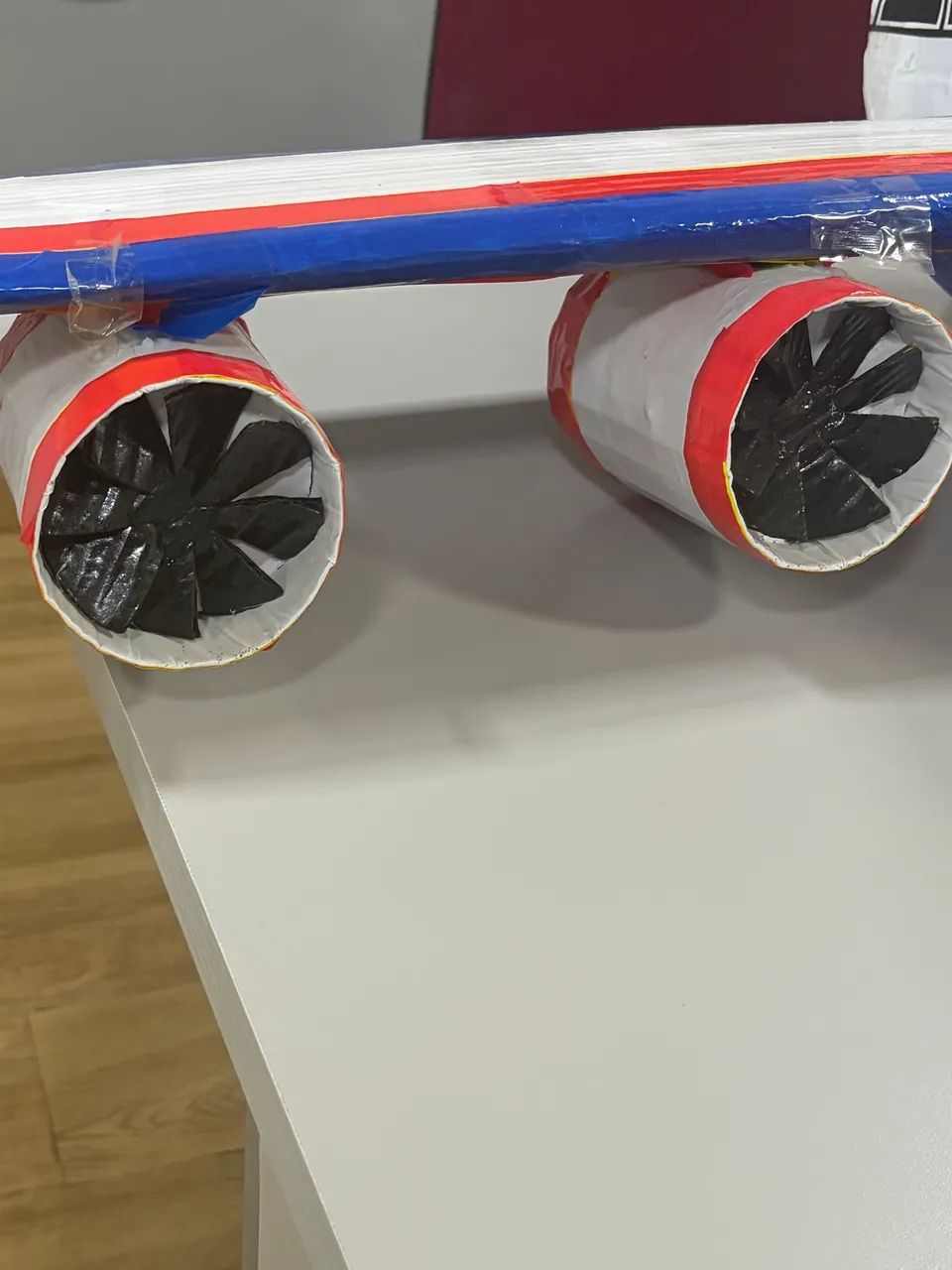 AVIÃO DE PAPELÃO  - Foto 3