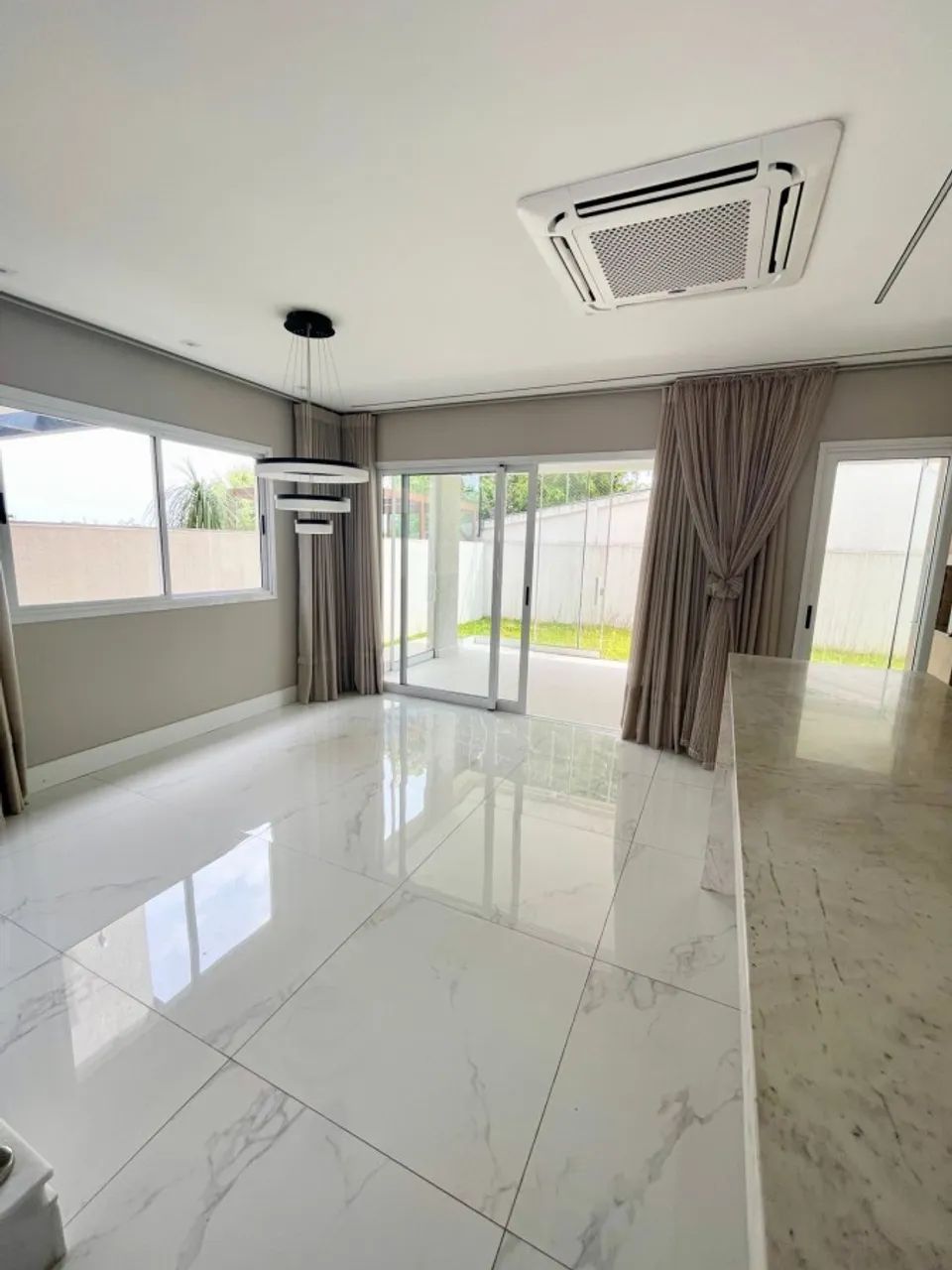 Casa com 4 Quarto(s) e 5 banheiro(s) para Alugar, 295 m² por R$ 16000 / Mês - Foto 8