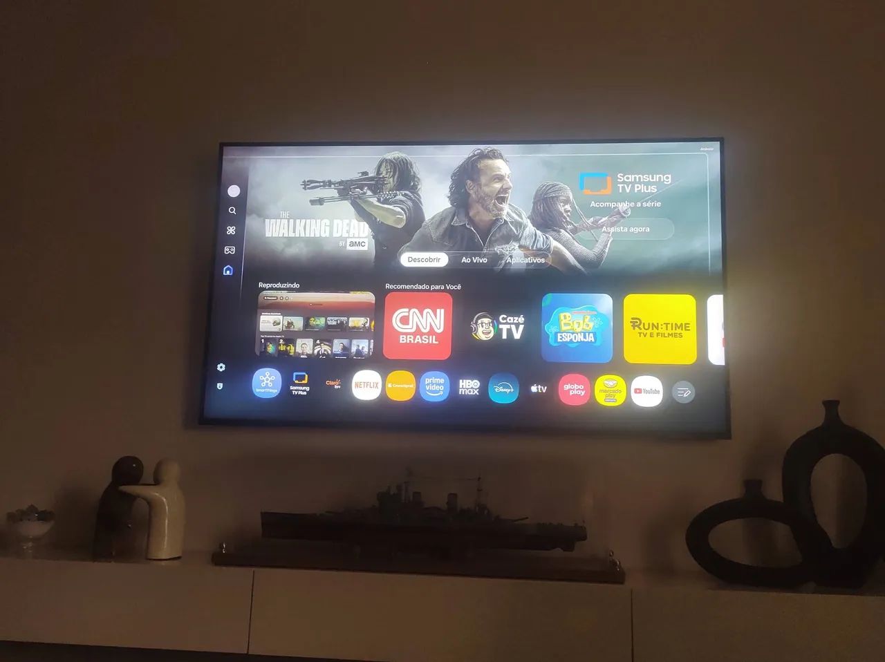 TV Samsung CU8000 - Foto 2