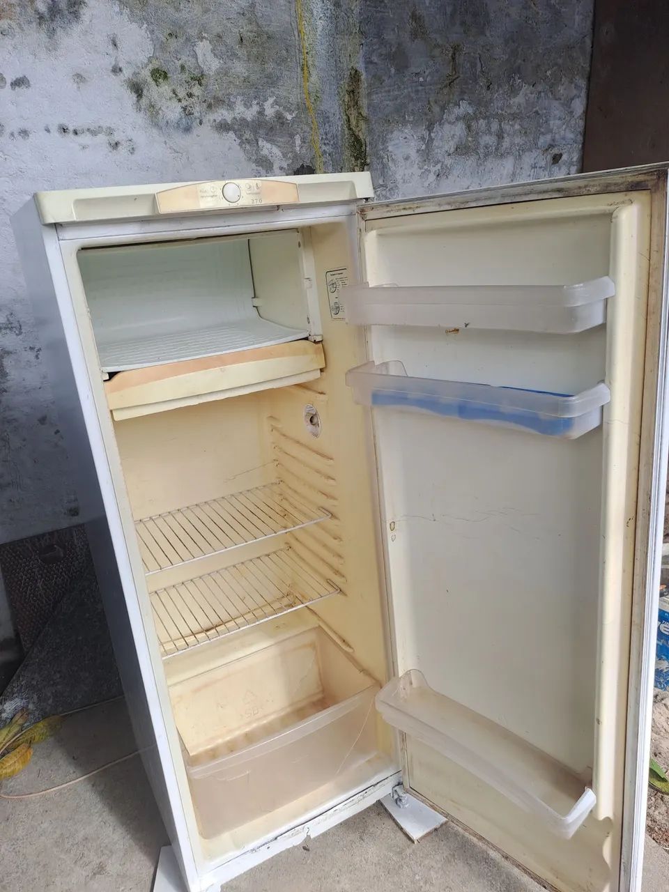Vendo uma geladeira  - Foto 2