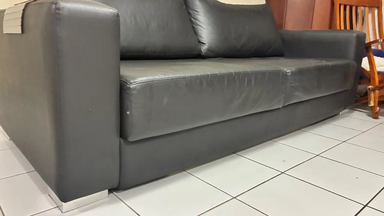 Sofá de Couro Retrátil 4 Lugares - Foto 4