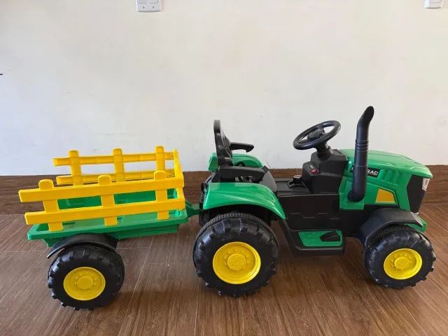 Trator Elétrico Infantil com Carreta - Pouquíssimo Uso - Foto 5