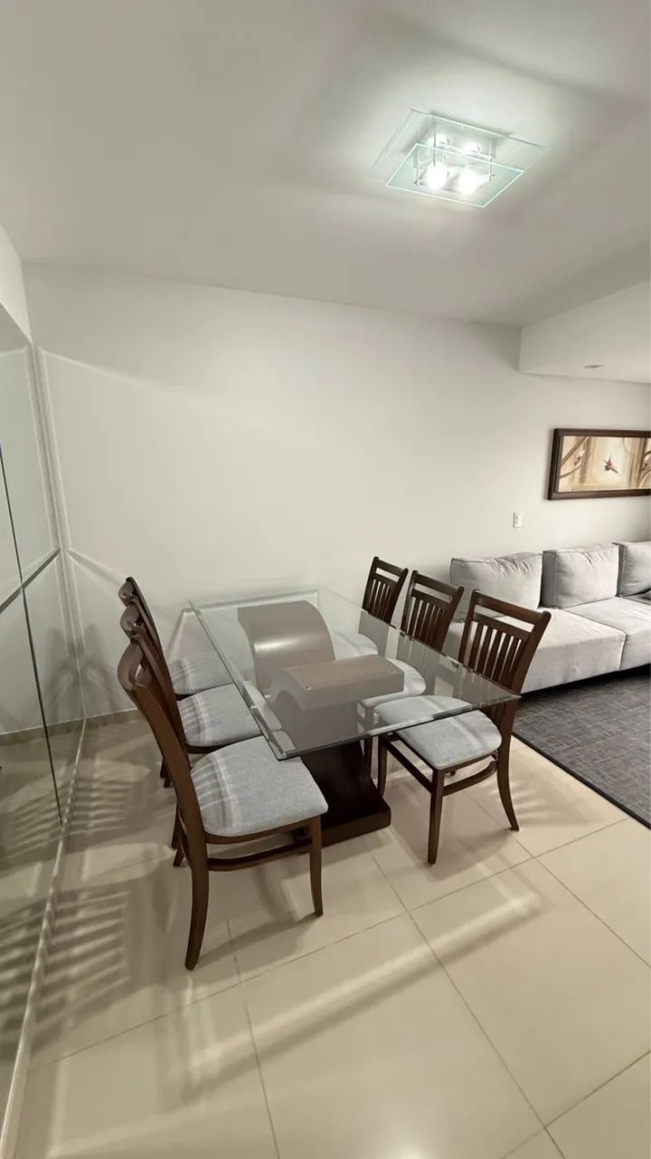 Conjunto mesa e cadeiras 