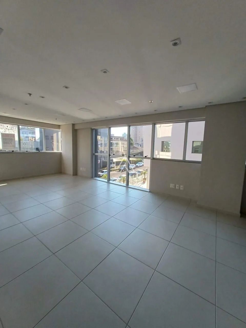 SALA AÉRA COM GARAGEM - Foto 5