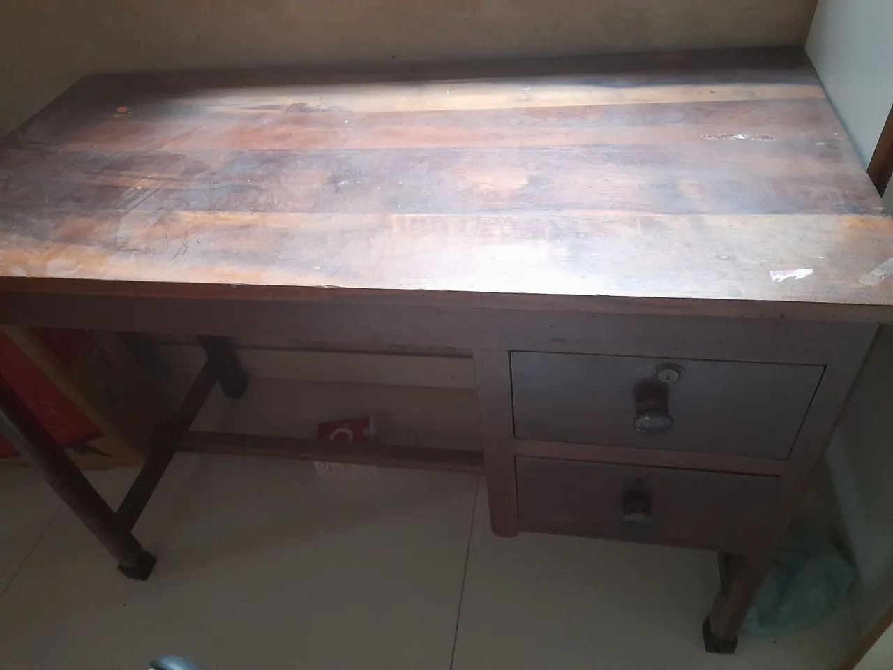 Mesa de madeira antiga - Foto 2