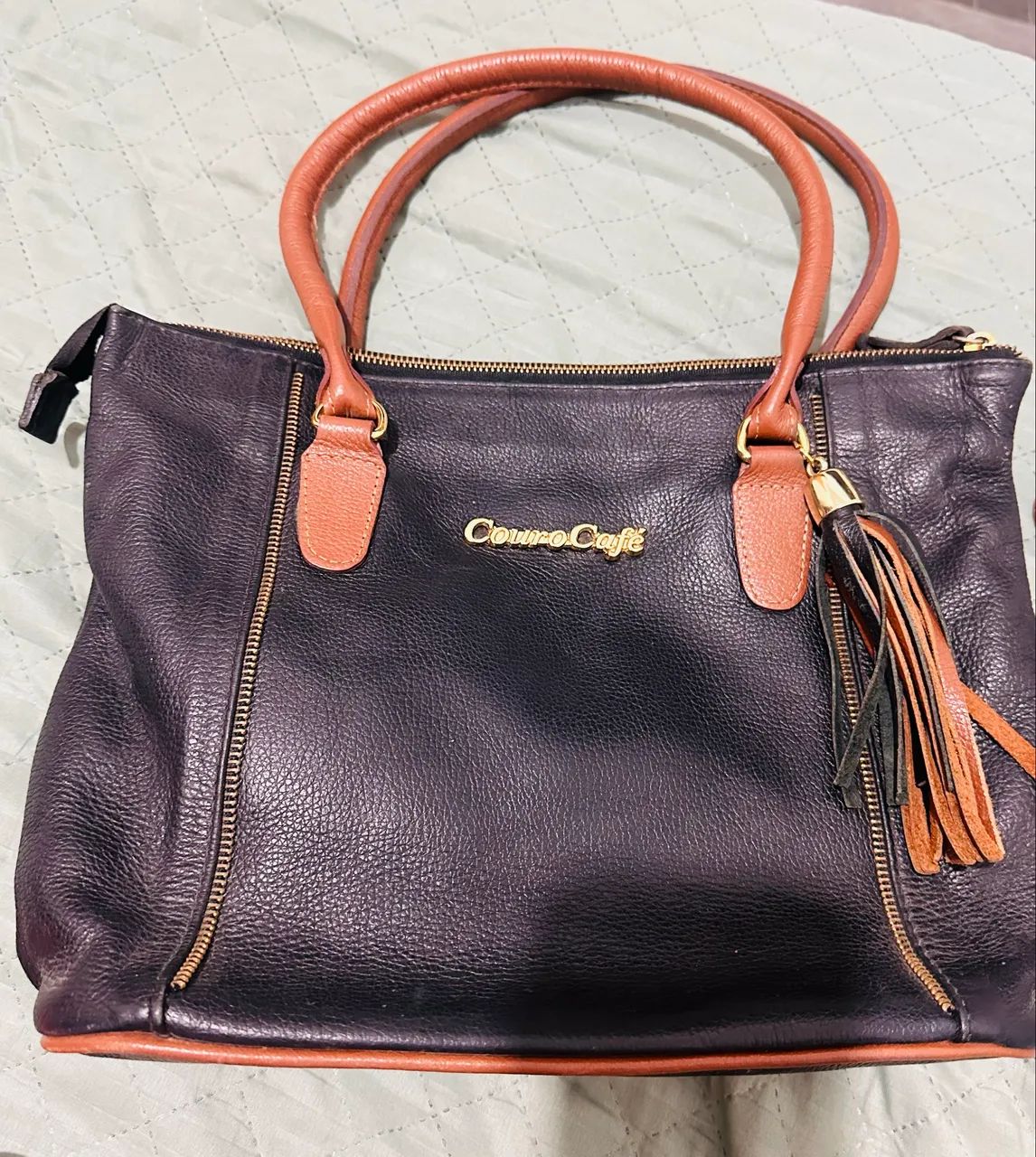 Bolsa couro café e couro fino