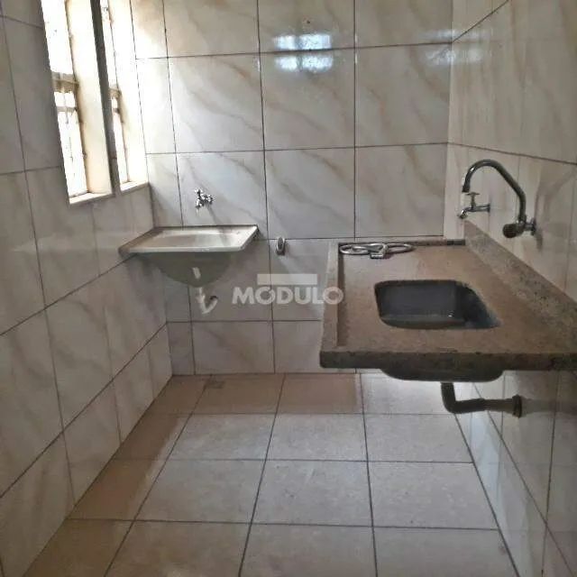 Kitnet disponível para locação no bairro Martins. - Foto 3
