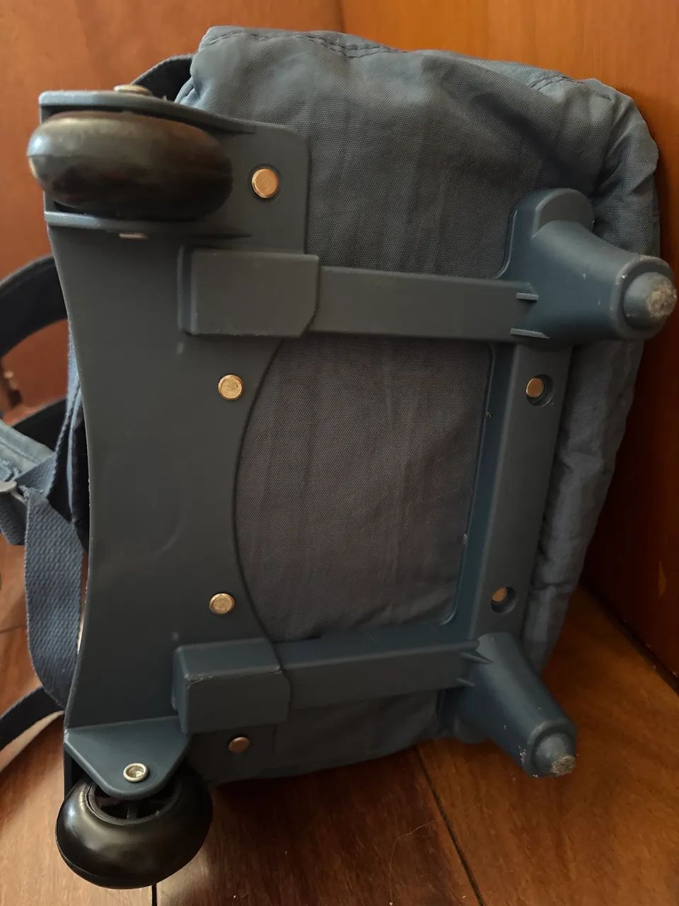 Mochila de rodinha com estojo - Foto 3