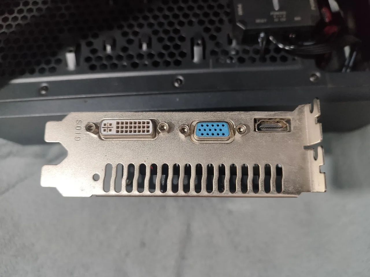Placa de vídeo AMD Radeon HD6750  - Foto 2