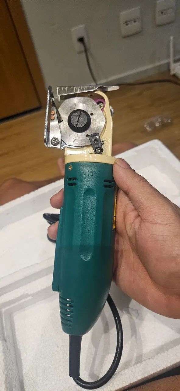 Máquina de cortar tecido 