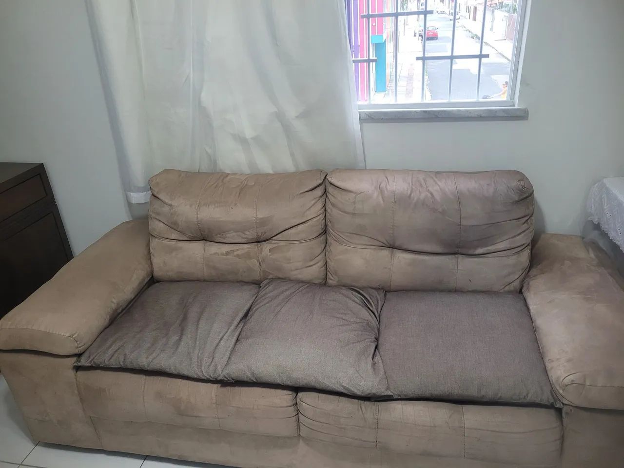 Sofá 3 lugares na cor cobre.  - Foto 4