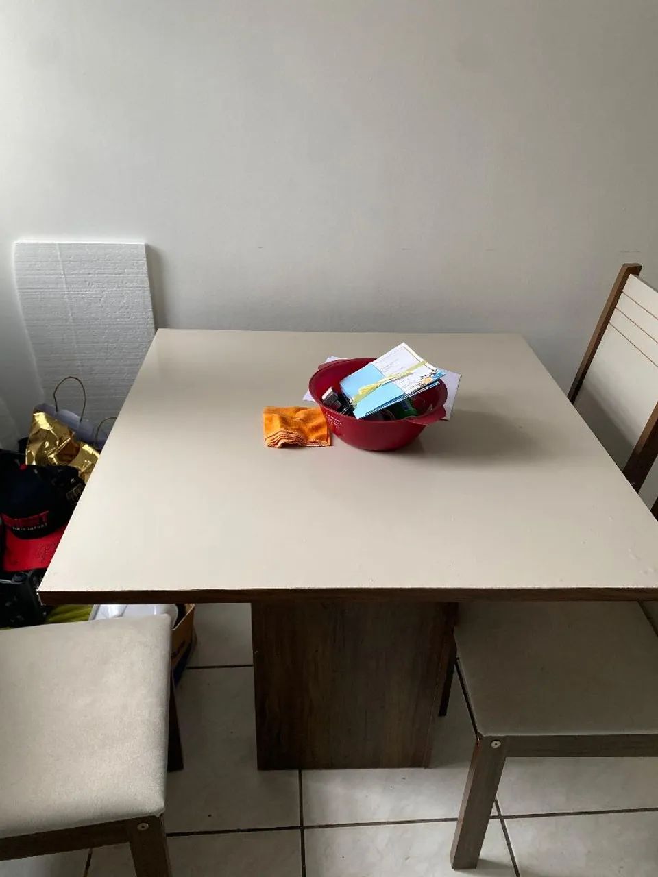 Mesa com cadeira471904592792791042