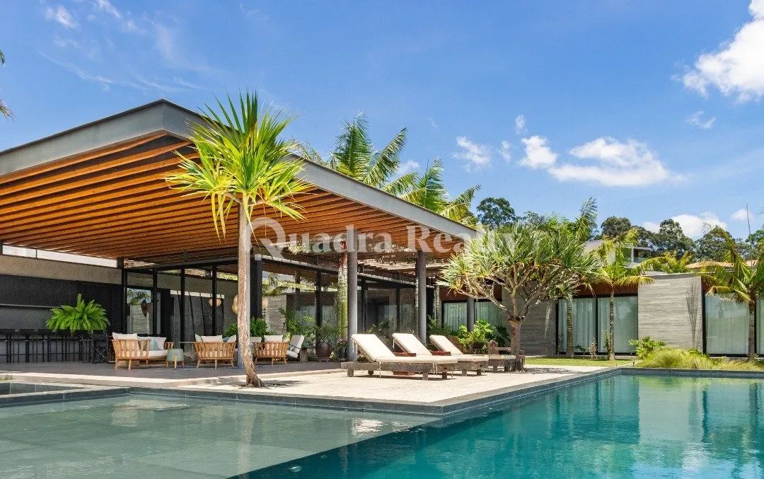 Casa com projeto de Lucas Padovani e rooftop