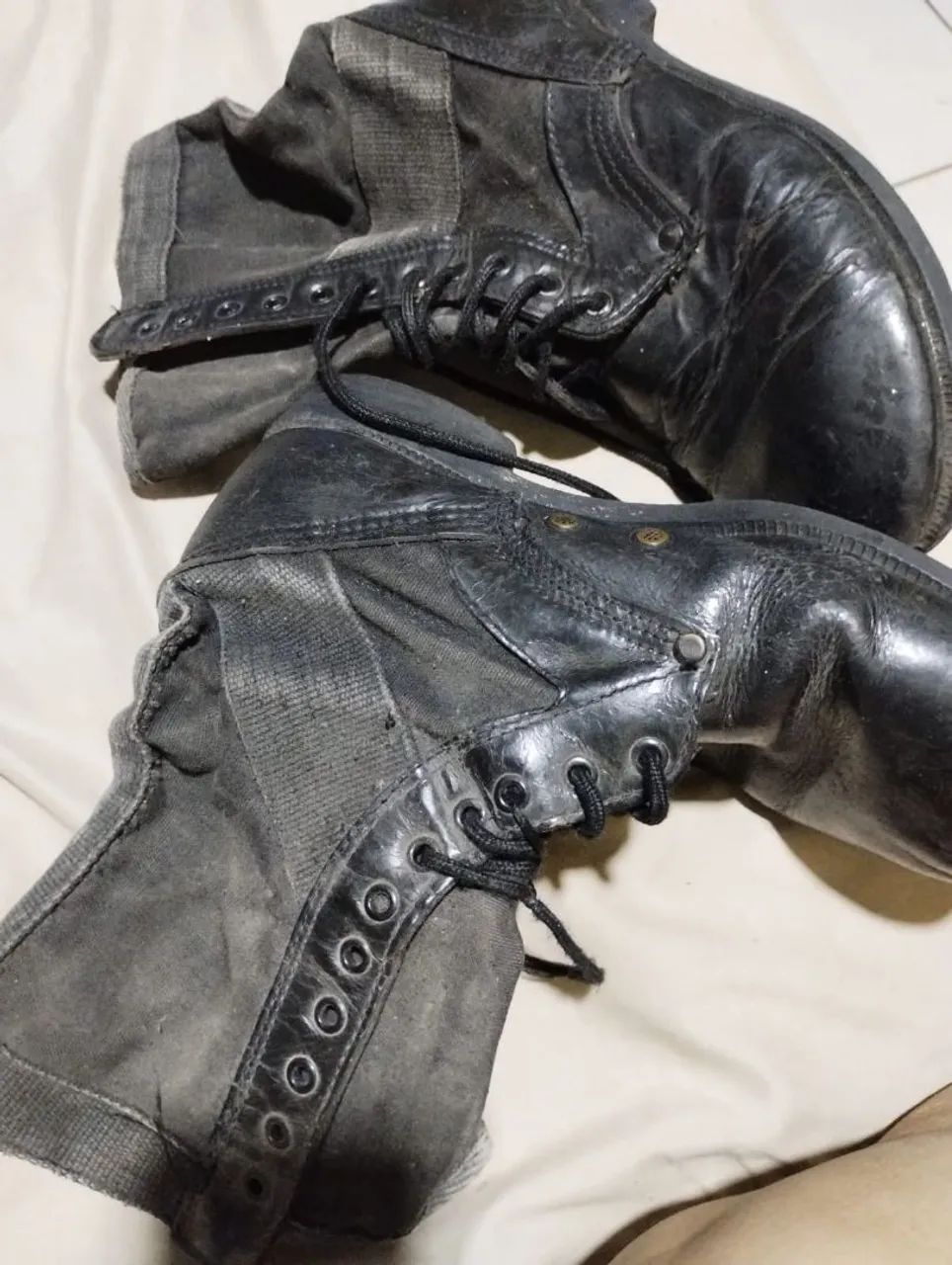 Bota coturno bico de aço 