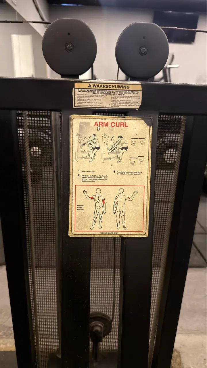 Máquina BÍCEPS technogym - Foto 3