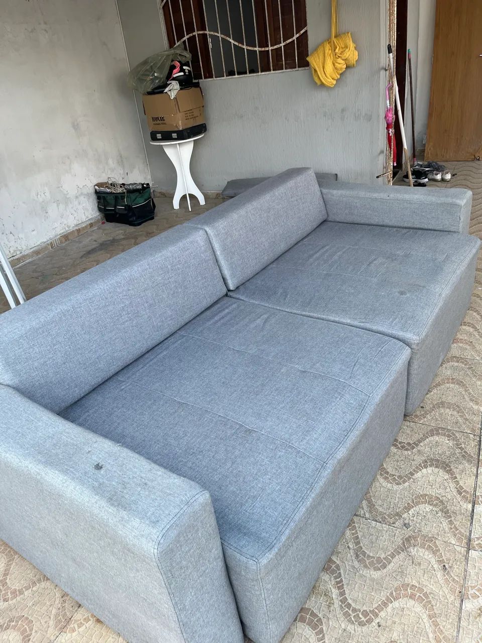     Sofá Retrátil Cinza 2,40m - Excelente Estado
