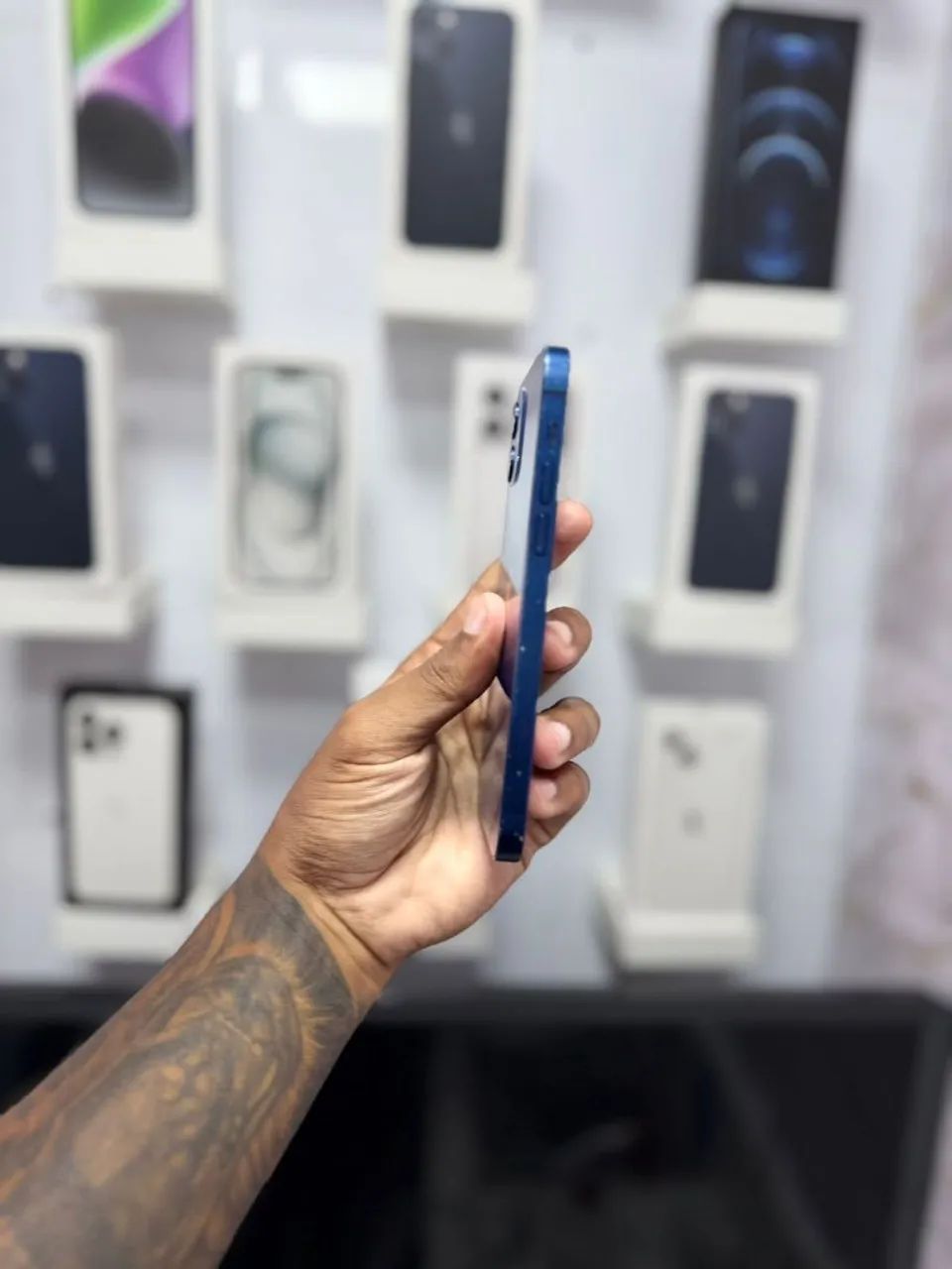 IPHONE 12 128GB AZUL<br>R$ 1.699,00 TOP - Foto 4