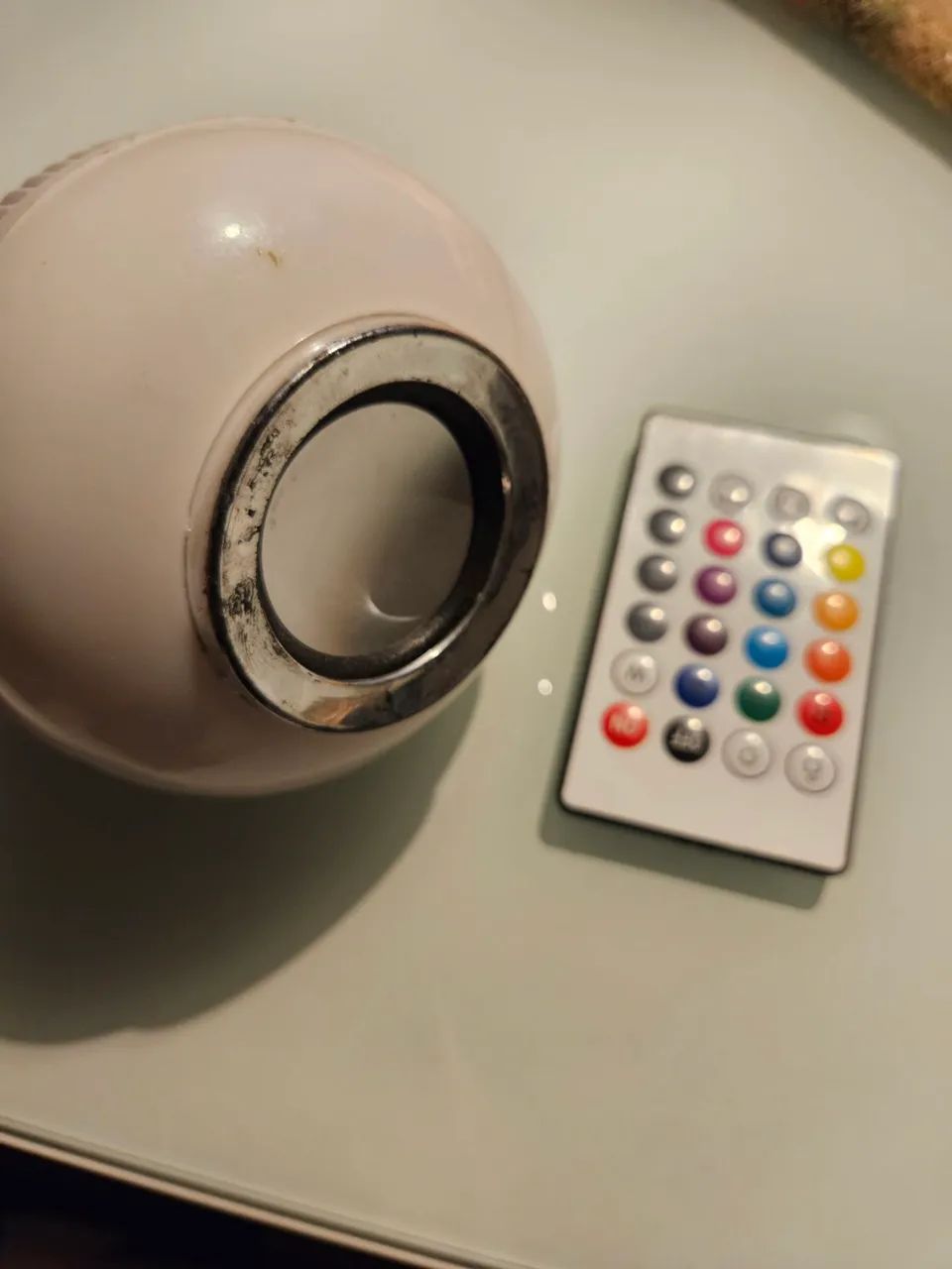 Lampada RGB com Som Bluetooth e controle - Foto 3