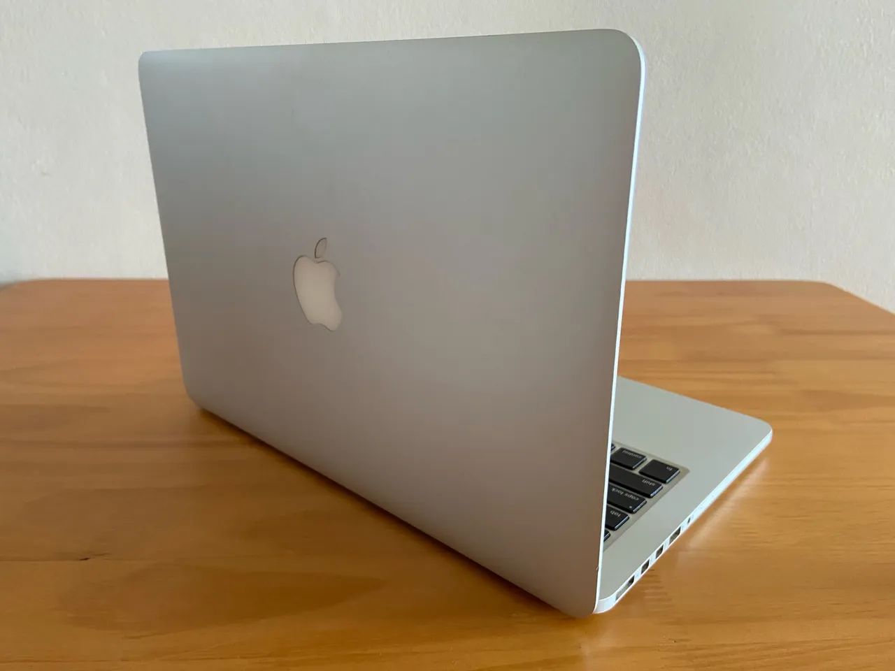 MacBook Pro Retina 13 - Early 2015 - i5 2.7 GHz - 8 GB RAM - SSD
