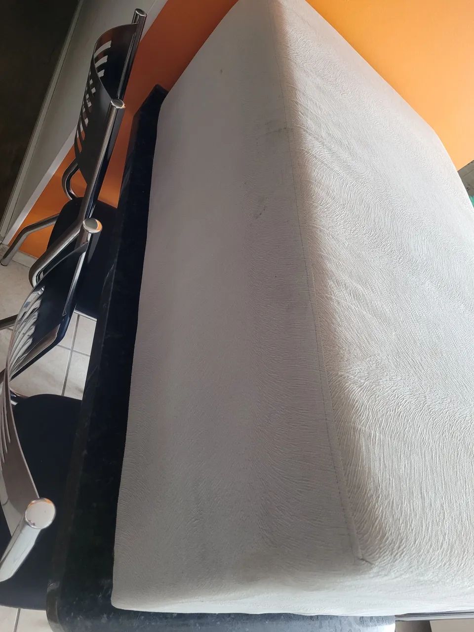 Vendo puf grande com rodinhas - Foto 2