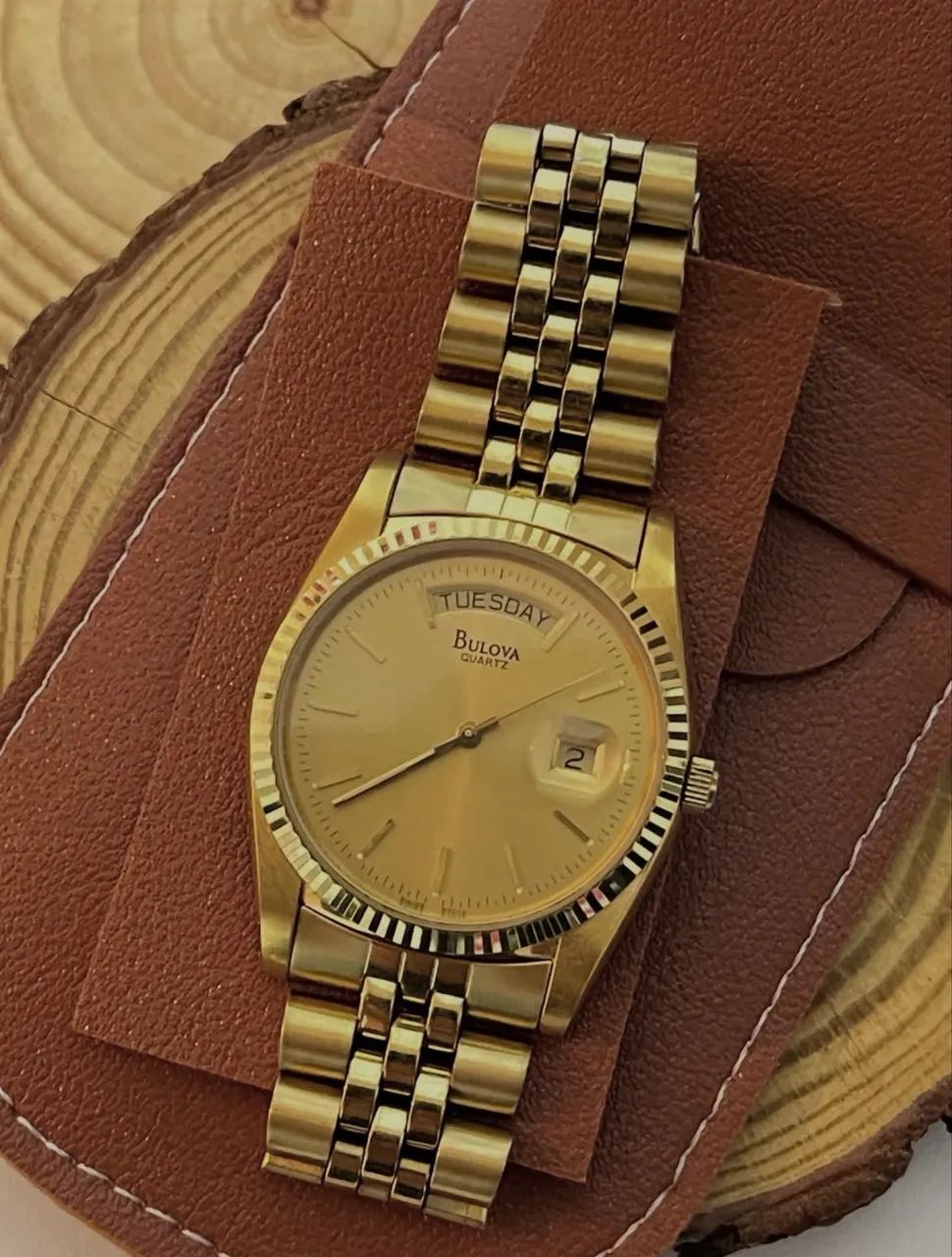 Relógio Bulova Quartz Day-Date vintage