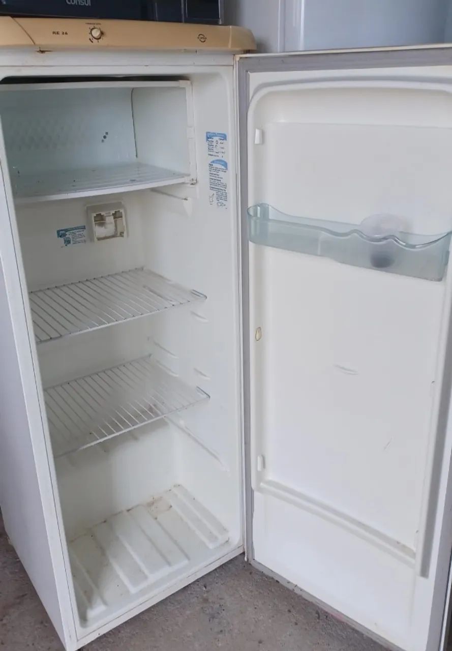 Geladeira branca, com 1 porta e 260 litros. - Foto 2