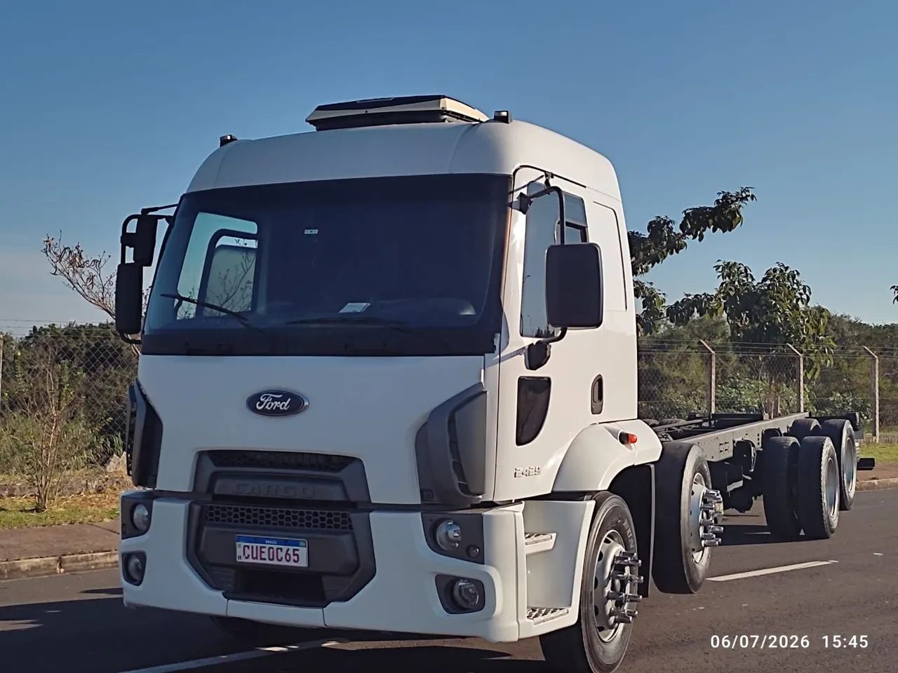 caminhao impecável 